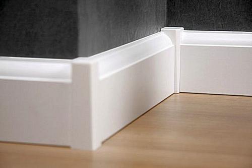 Как стыковать углы напольного плинтуса, чтобы не расходились 11
