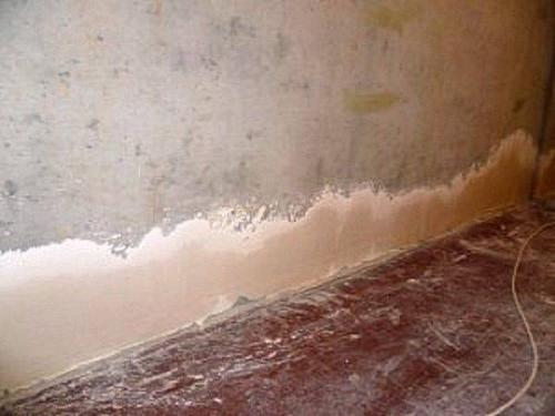 Чем шпаклевать полистирольные плинтуса. Монтаж