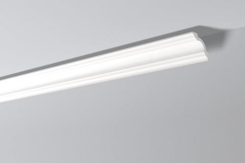 Как клеить обои под потолочный плинтус. Какой вид изделий выбрать