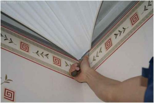 Багет для натяжных потолков