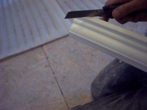 Как клеить багеты. Правила нарезки и стыковки