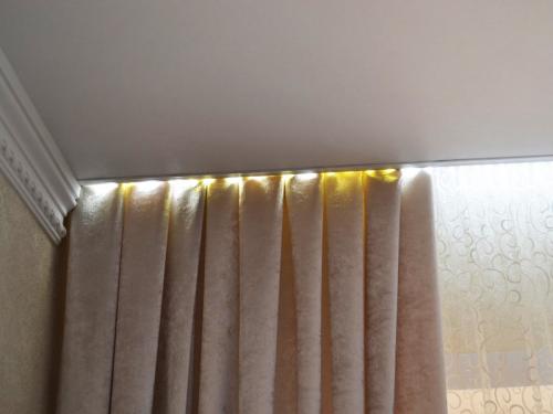 Алюминиевый карниз для натяжного потолка. Что такое потолочный карниз под натяжной потолок