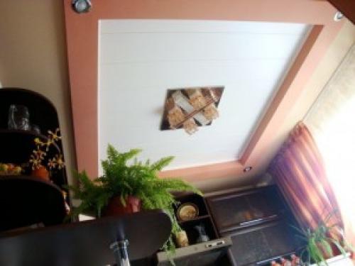 Натяжной потолок для низких комнат. Стоит ли устанавливать натяжные потолки в маленькой комнате 01