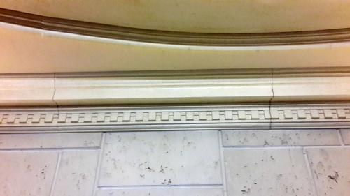 Чем шпаклевать стыки потолочного плинтуса. Что принимается во внимание 06 Чем шпаклевать стыки потолочного плинтуса. Что принимается во внимание 06