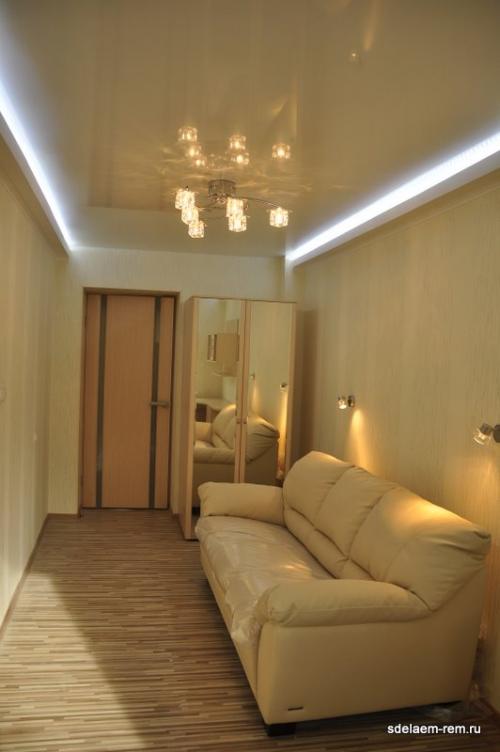 Натяжные потолки для маленького зала. Натяжные потолки для гостиной: особенности 10