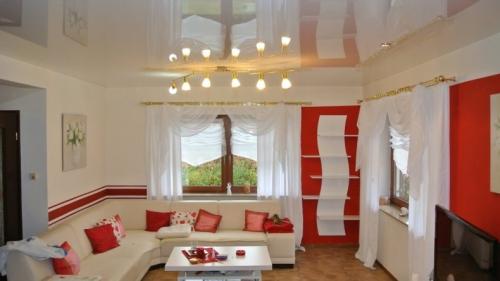 Картинки натяжных потолков в зале. Натяжные потолки для зала: 110 интересных фото идей оформления современных навесных потолков (советы по выбору материала и дизайна)