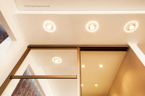 Потолочный плинтус на шкаф. Шкаф-купе и плинтус, ставить или не ставить?