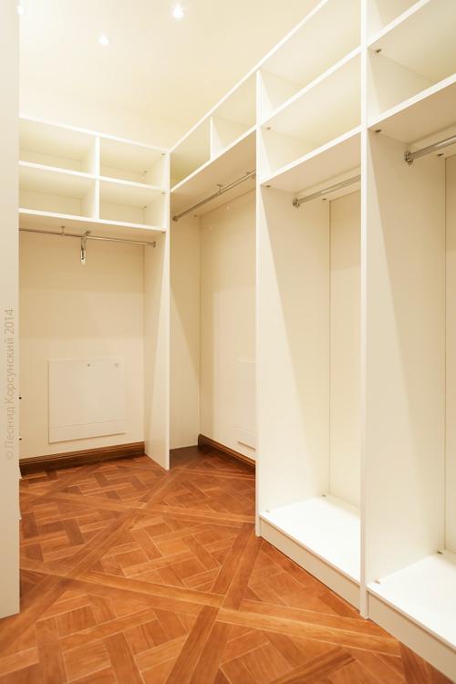 Потолочный плинтус на шкаф. Шкаф-купе и плинтус, ставить или не ставить?