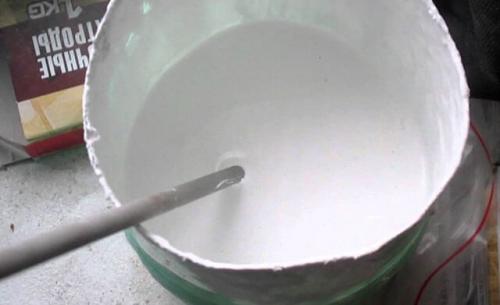 Как покрасить потолочные плинтуса из пенопласта. В каких случаях нужно красить потолочный плинтус? 01 Как покрасить потолочные плинтуса из пенопласта. В каких случаях нужно красить потолочный плинтус? 01