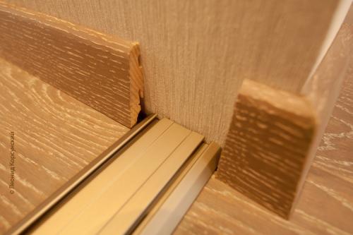 Потолочный плинтус на шкаф. Шкаф-купе и плинтус, ставить или не ставить?