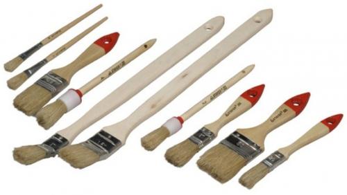 Чем красить плинтус. Как правильно красить плинтус?