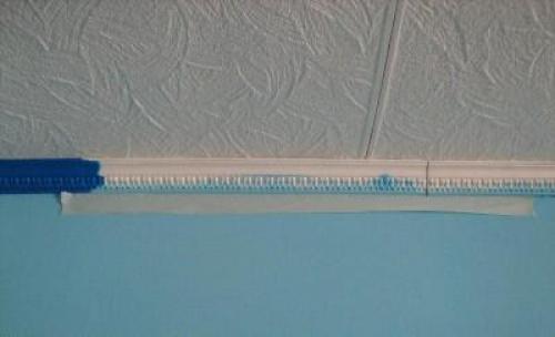 Как покрасить потолочный плинтус на натяжном потолке. Способы покраски