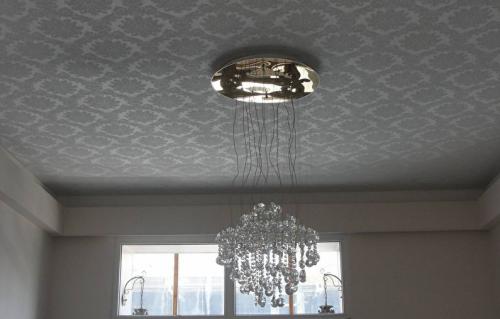 Потолки в маленькой комнате. Дизайн натяжного потолка в маленькой комнате 04 Потолки в маленькой комнате. Дизайн натяжного потолка в маленькой комнате 04