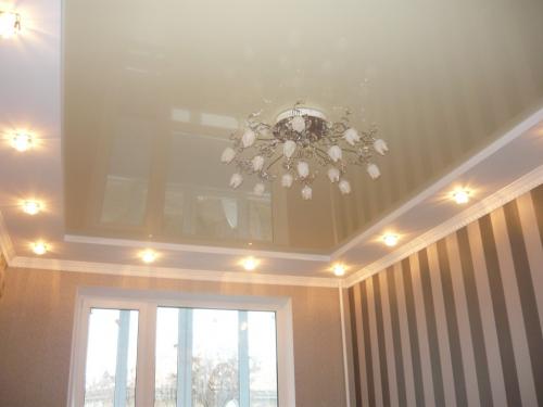 Какой потолок лучше сделать в маленькой комнате. Какой вариант потолков самый выгодный для маленькой квартиры