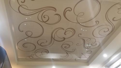 Натяжной потолок плюсы и минусы. Плюсы и минусы натяжных потолков