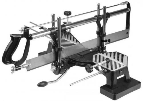 Как и чем отрезать плинтус. Стусло: разновидности и способы использования 01 Как и чем отрезать плинтус. Стусло: разновидности и способы использования 01