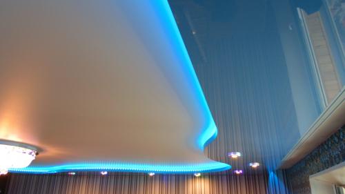 Парящий потолок в спальне. Парящий потолок