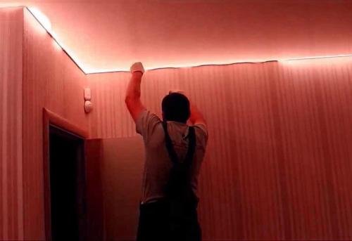 Стеновой багет для натяжных потолков. Типы профилей по материалу