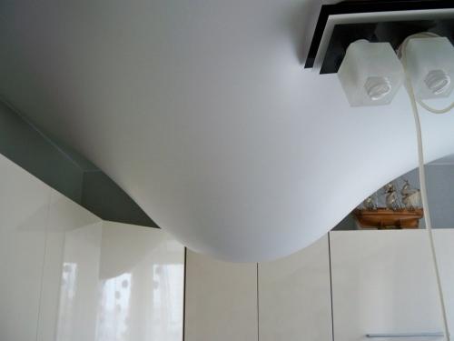 Как проверить натяжные потолки. 