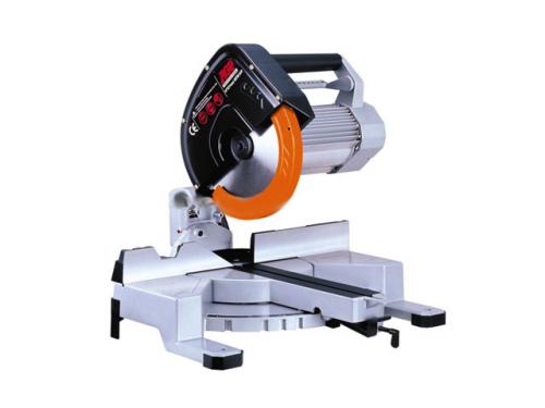 Чем крепить багет натяжного потолка к кирпичной стене. Почему стоит обратить внимание на материал, из которого выполнены стены? 07