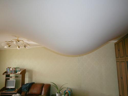 Провис натяжной потолок в квартире. Самые распространенные причины 14