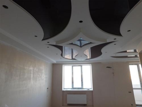 Натяжной потолок то провисает то натягивается. Натяжной потолок то подвисает, то натягивается