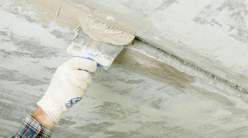 Проверка качества установки натяжных потолков. Обратите внимание 01