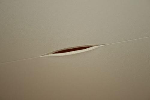 Некачественно натянули потолок. Некачественные натяжные потолки – почему стоит отказаться от покупки?