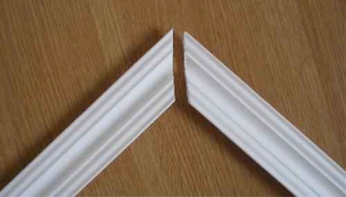 Как клеить потолочный багет правильно. Какой клей применяется для монтажа 11