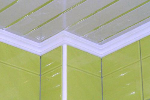 Как крепить багет или потолочный плинтус к потолку и стенам. Виды потолочных плинтусов с фото образцов: велик ли выбор багетов 07 Как крепить багет или потолочный плинтус к потолку и стенам. Виды потолочных плинтусов с фото образцов: велик ли выбор багетов 07