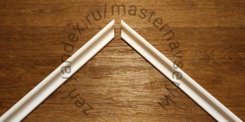 Как отрезать потолочный плинтус без стусла. Как легко и просто сделать ровный угол на потолочном плинтусе без использования стусло. Справится даже новичок.