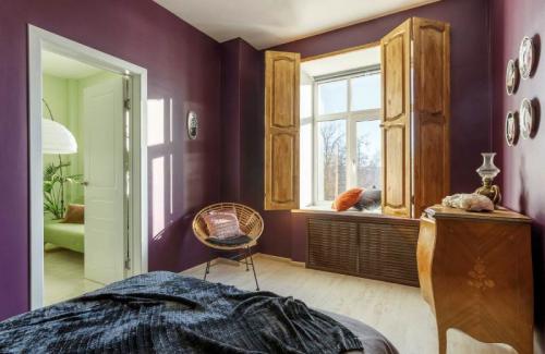 Напольный плинтус на обои. Как выбрать плинтусы для пола – 50 фото и гид по выбору