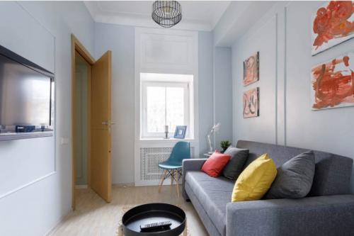 Напольный плинтус на обои. Как выбрать плинтусы для пола – 50 фото и гид по выбору