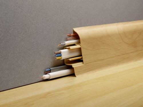 Как приклеить пластиковый плинтус на пол. Как правильно крепить напольный пластиковый плинтус