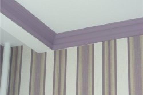 Когда клеить потолочный плинтус до покраски потолка или после. Чем клеить? 02 Когда клеить потолочный плинтус до покраски потолка или после. Чем клеить? 02