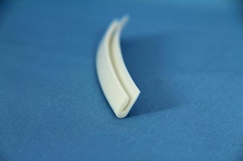 Производство гарпуна для натяжных потолков. Что такое гарпун и зачем он нужен?