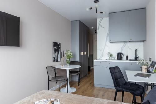 Какие лучше сделать потолки в квартире. Какие бывают потолки: лучший потолок для дома и квартиры, виды, сравнительные характеристики, цены 16 Какие лучше сделать потолки в квартире. Какие бывают потолки: лучший потолок для дома и квартиры, виды, сравнительные характеристики, цены 16