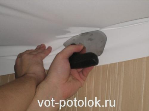 Как крепить багет к гипсокартону. Установка гипсокартонного короба на существующий потолок