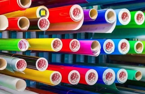 Что творится под натяжным потолком. Плюсы натяжного потолка