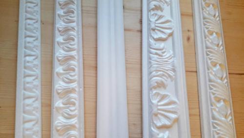 На что и как клеить потолочный багет из полиуретана. Установка плинтусов 12 На что и как клеить потолочный багет из полиуретана. Установка плинтусов 12