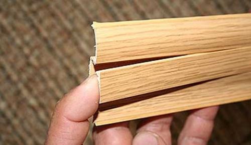 Чем приклеить потолочный плинтус к плитке. Чем приклеить пластиковый плинтус к кафелю?