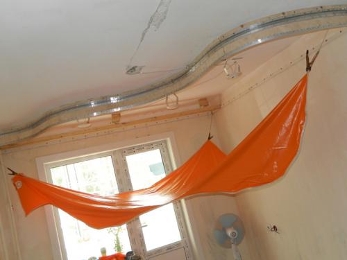 Сколько по времени делают натяжные потолки. Факторы, влияющие на время монтажа 09