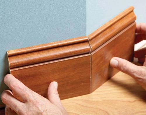 Как склеить и состыковать потолочный плинтус в углах. Необходимость стыковки потолочного плинтуса 04