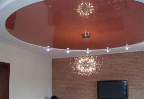 Можно ли заклеить натяжной потолок скотчем. Как заклеить натяжной потолок: способы практичные и оригинальные