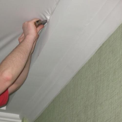 Как приклеить на натяжной потолок. Варианты ремонта 05 Как приклеить на натяжной потолок. Варианты ремонта 05