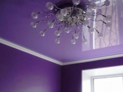 Как крепить потолочный плинтус к натяжному потолку. Особенности установки плинтуса к натяжному потолку 18