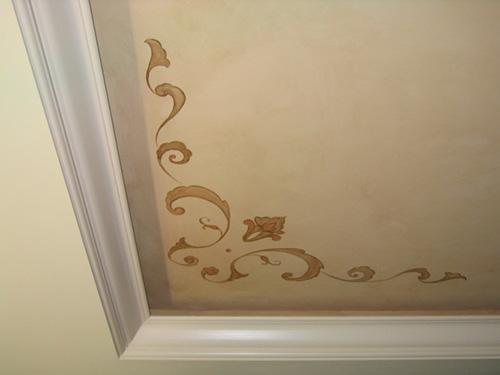 Как клеить пенопластовые потолочные багеты. Все о потолочных плинтусах из пенопласта и их монтаже 01