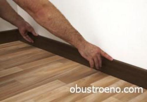 Чем клеить плинтус. Преимущества и недостатки такого вида крепления плинтусов