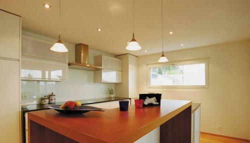 Как натягивать натяжные потолки своими руками. Особенности системы 01 Как натягивать натяжные потолки своими руками. Особенности системы 01