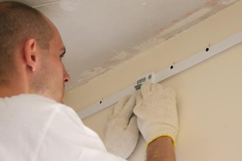 Натяжной потолок пошагово. Как делается монтаж натяжного потолка